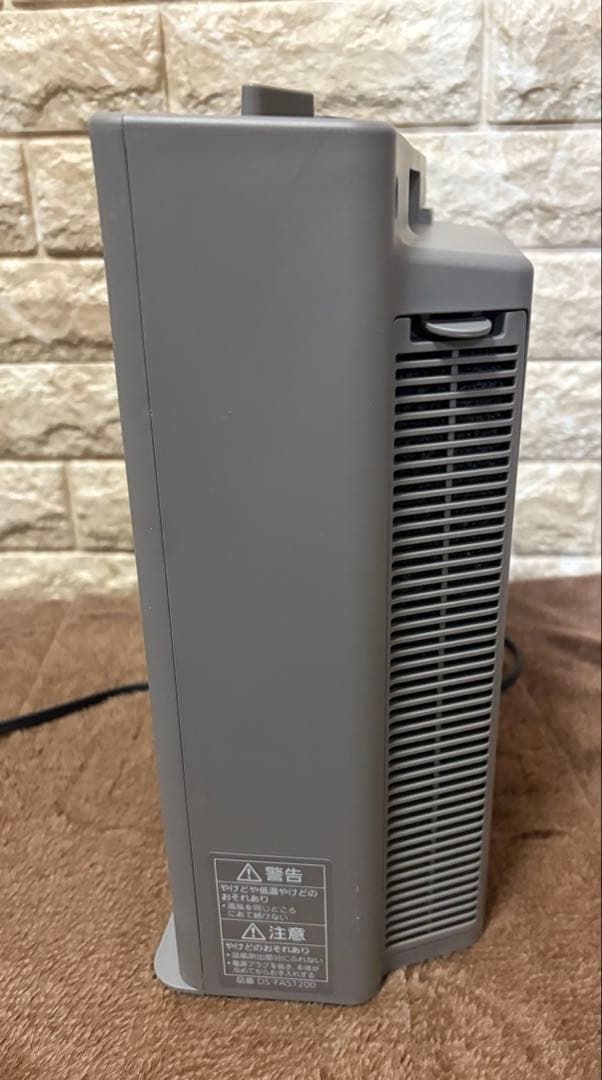 薄型ヒーター　セラミックファンヒーター　Panasonic DS-FAS1200