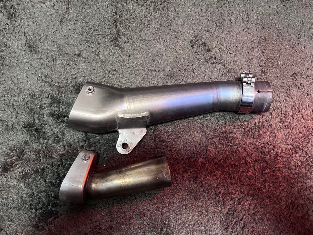 4*4様 Akrapovic マフラー