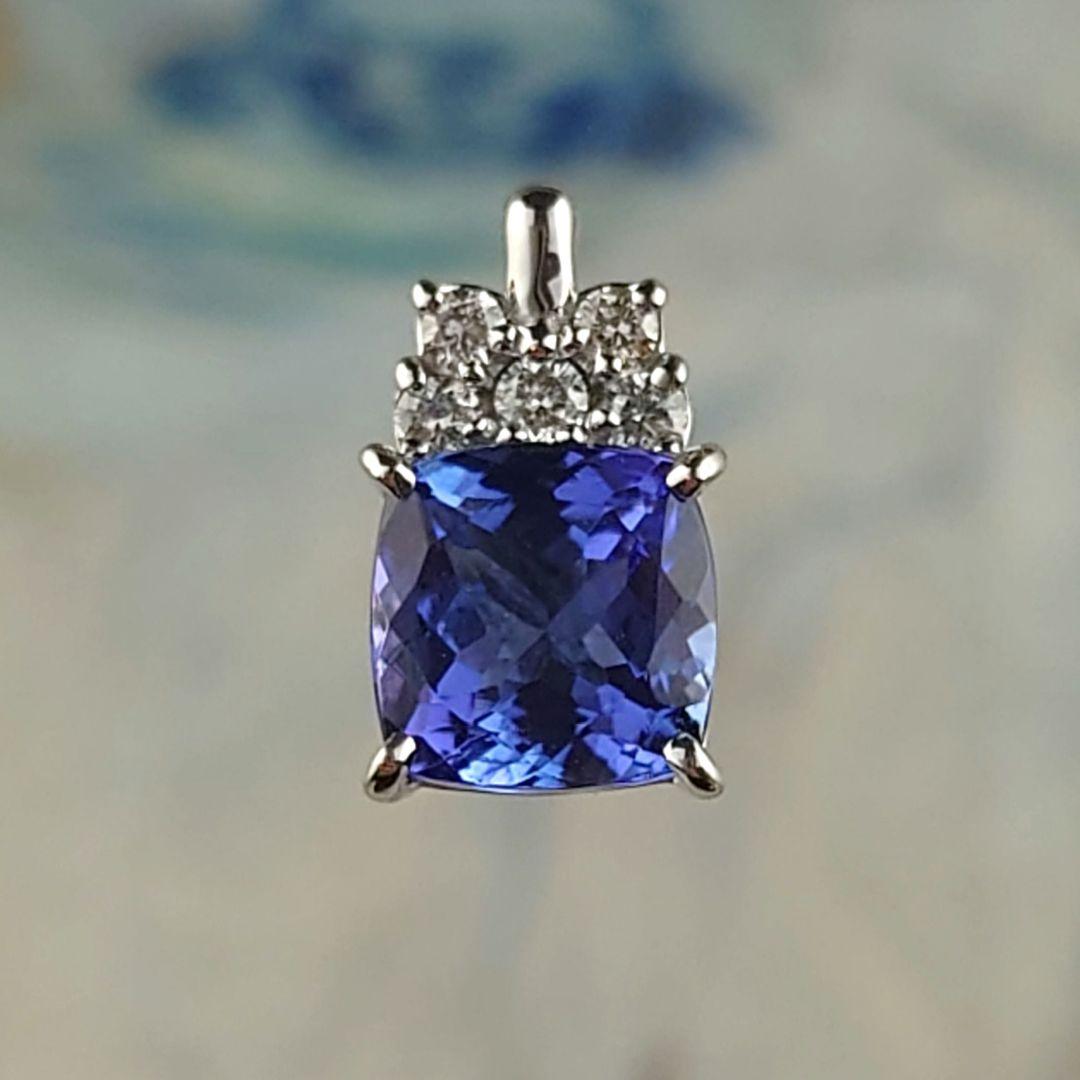 専用　K18WGタンザナイト　ダイヤモンドペンダント　ネックレストップ