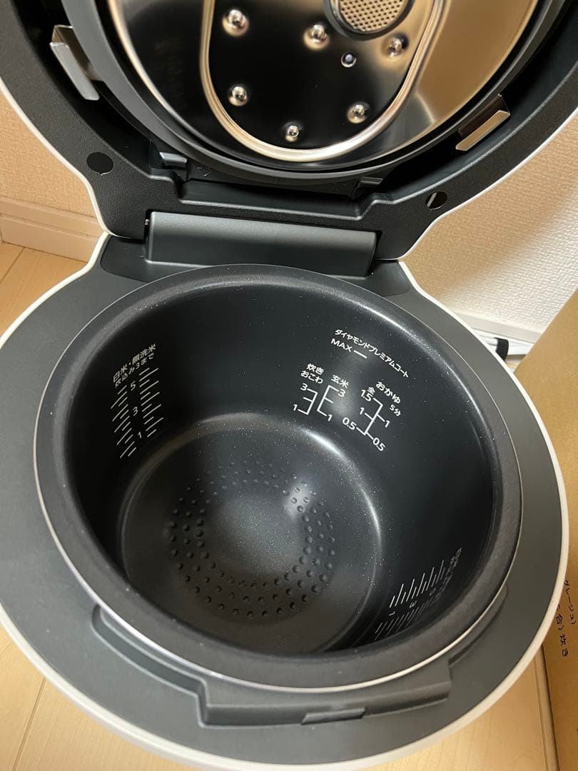 パナソニック 炊飯器 5.5合 最高峰モデル ビストロ　SR-V10BB-H