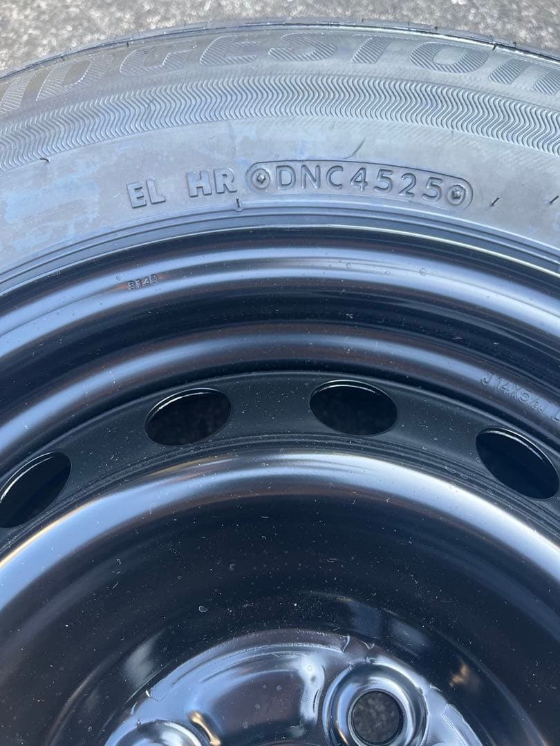 トヨタヤリス新車外し　エコピア175/70r14 鉄チンホイル純正ホイルキャップ