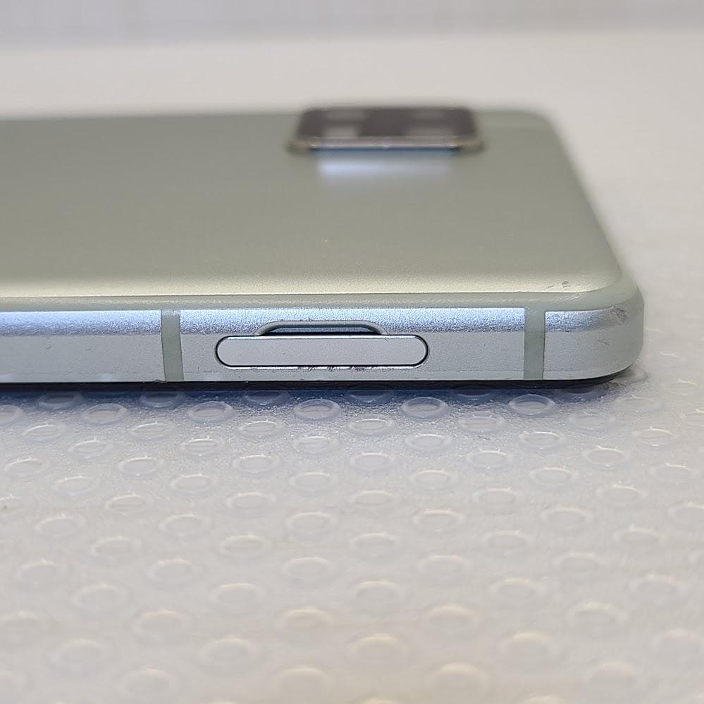 AQUOS sense5G ■ 4GB/64GB /SHG03 オリーブシルバー