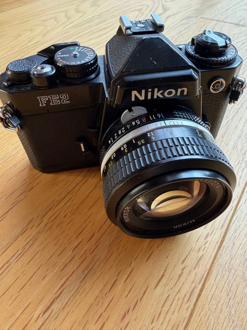 【ジャンク品】Nikon 一眼レフ FE2ボディ +（50mmレンズ1:1.4）
