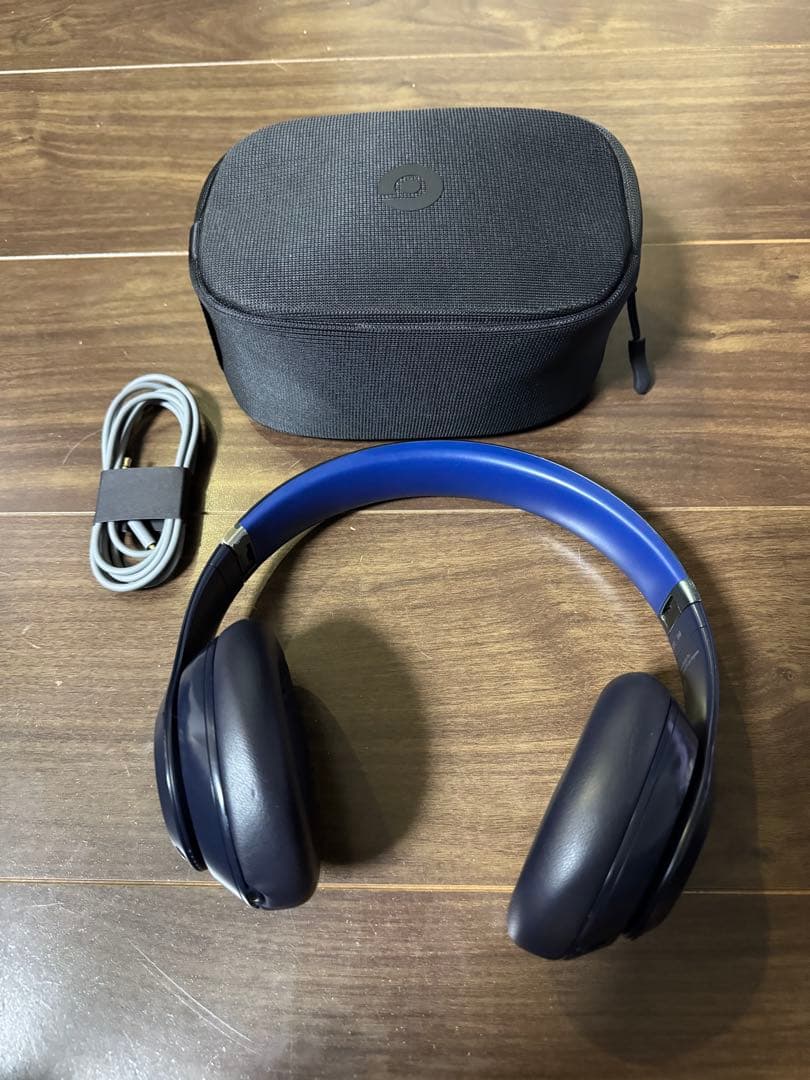 Beats Studio Pro ネイビー