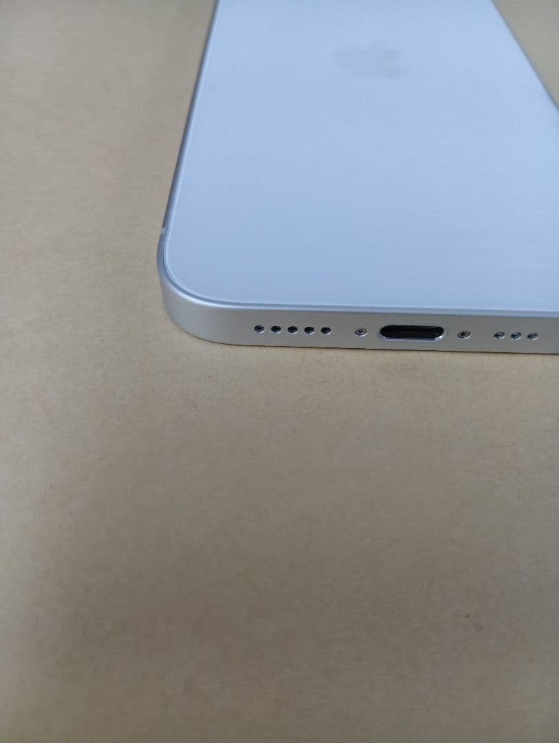 iPhone16e SIMフリー　128GB