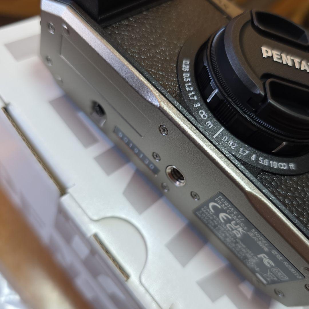 新品同様 Pentax 17 Dark Silver Film Camera