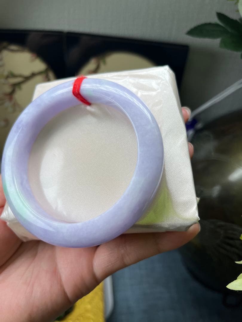 最終価格‼️コレクションレベル‼️高級品、最高峰色濃い春帯彩翡翠バングル　鑑定書付き