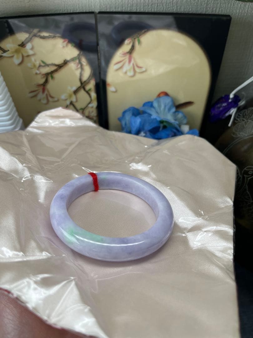 最終価格‼️コレクションレベル‼️高級品、最高峰色濃い春帯彩翡翠バングル　鑑定書付き