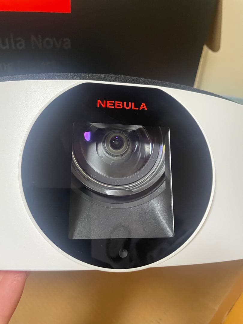 Anker Nebula Nova プロジェクター