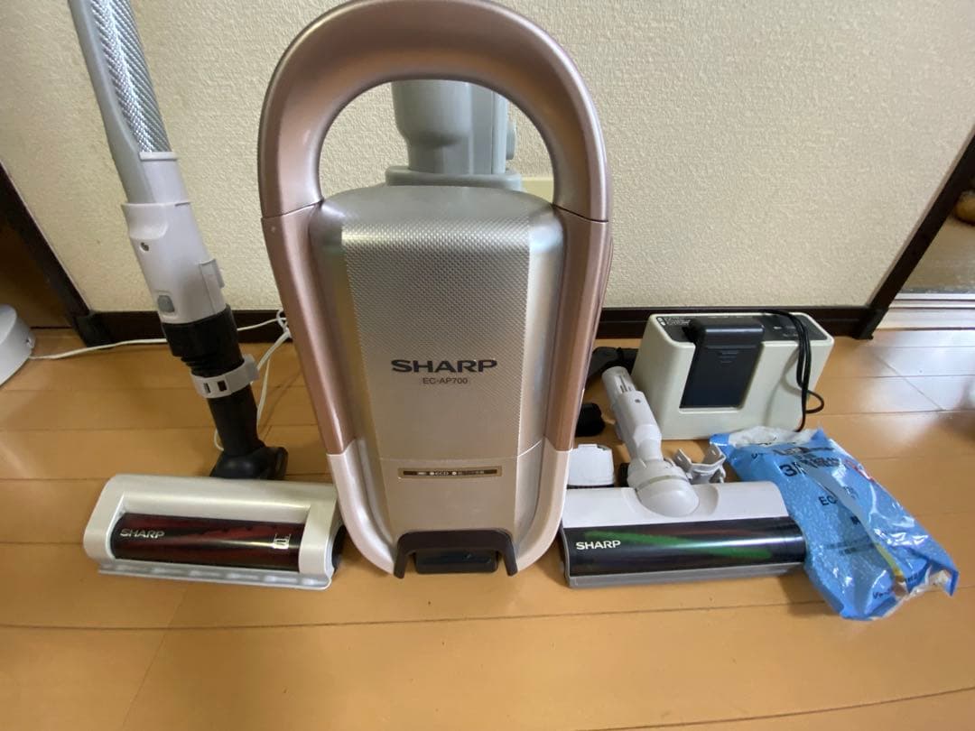 SHARP コードレスキャニスター式掃除機 EC-AP700 バッテリー2個付★