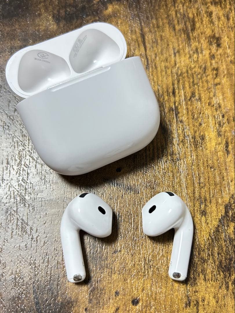 【左耳・ケース良品】AirPods 4 ノイキャン搭載モデル（右耳不動）