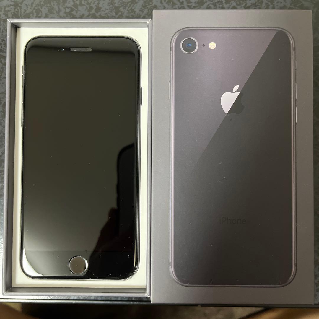 猫*ら様 Apple iPhone8ブラックバッテリー容量100%