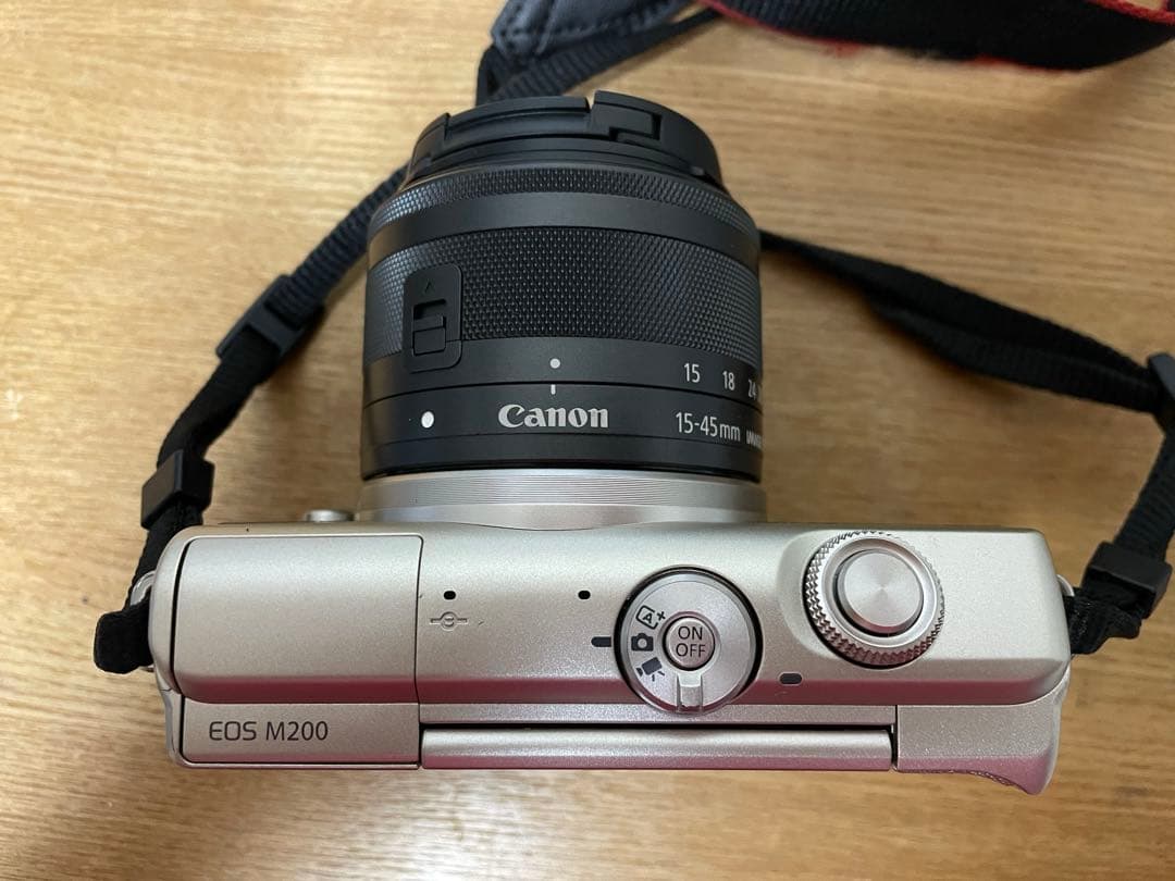 Canon EOS M200 ゴールド EF-M 15-45mm レンズ付き