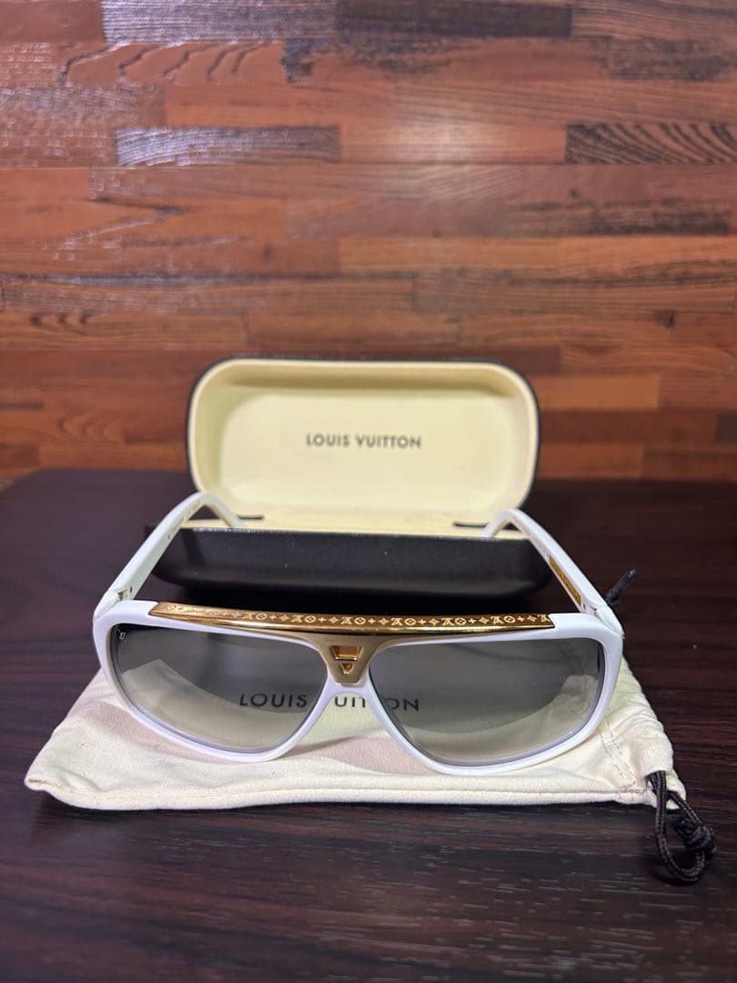 LOUIS VUITTON ホワイト ゴールド サングラス