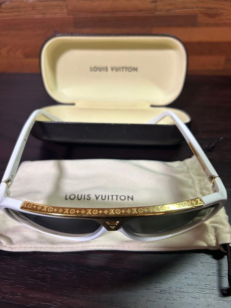 LOUIS VUITTON ホワイト ゴールド サングラス