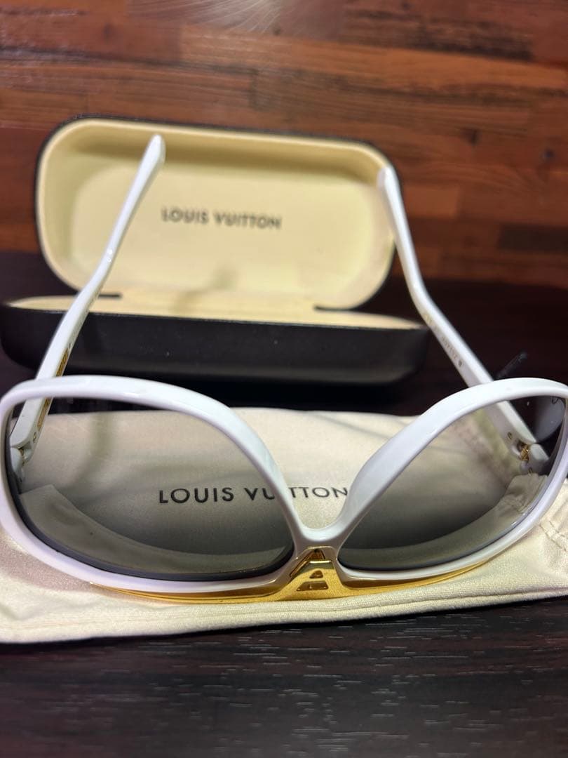 LOUIS VUITTON ホワイト ゴールド サングラス