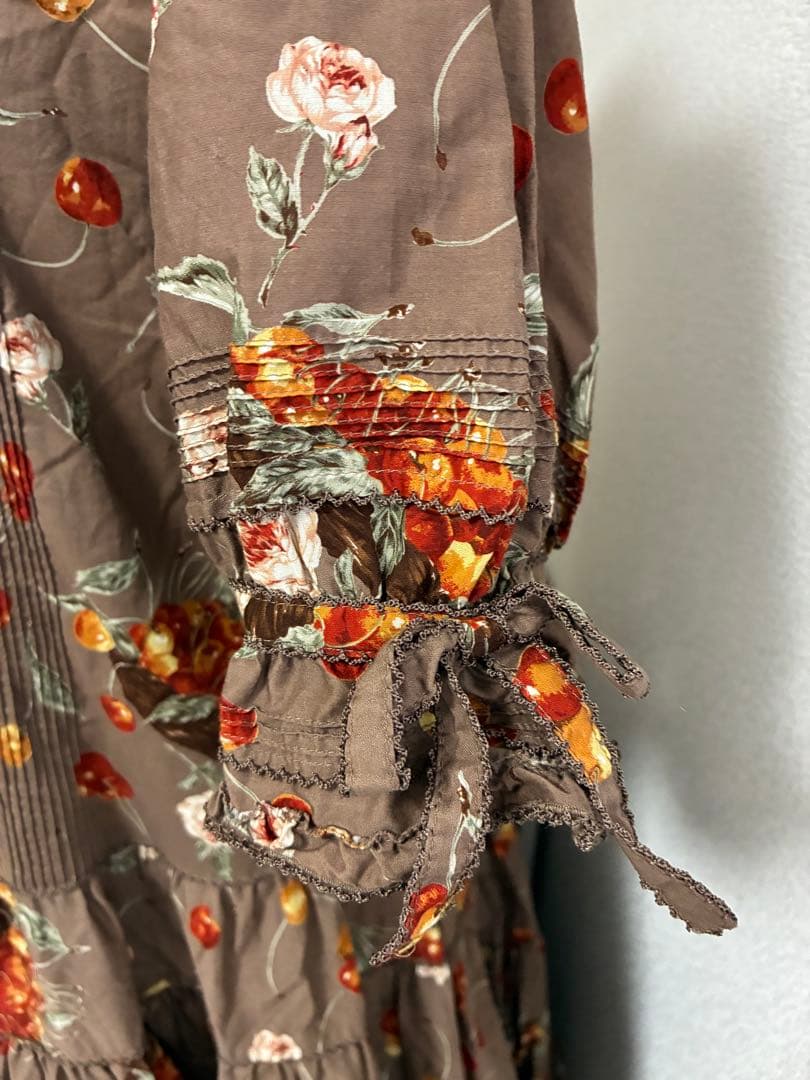 極美品✨PINKHOUSEチェリーカゴ柄ロングワンピース 半袖 ブラウン系