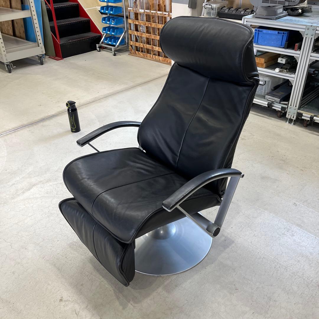 T*M様 黒いレザー リクライニングソファ