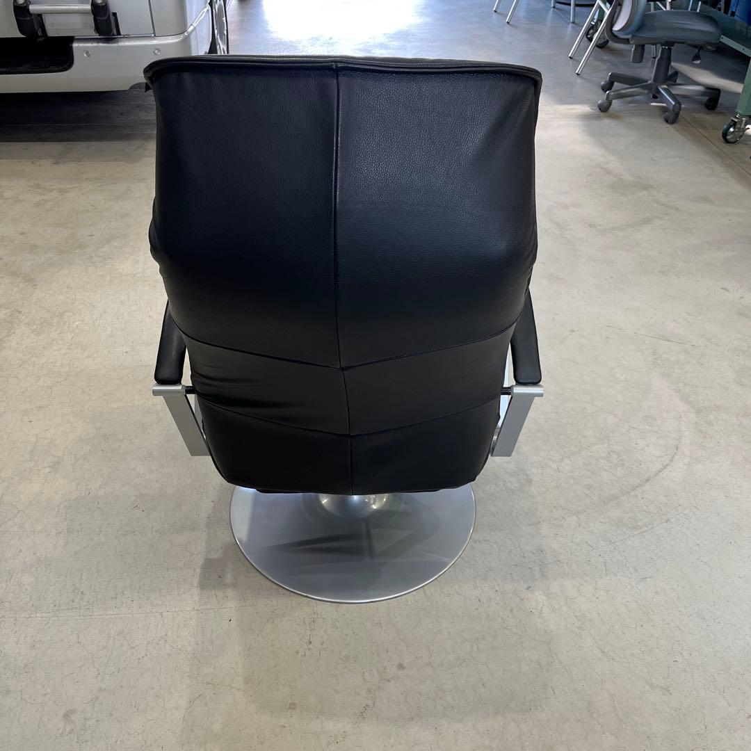T*M様 黒いレザー リクライニングソファ