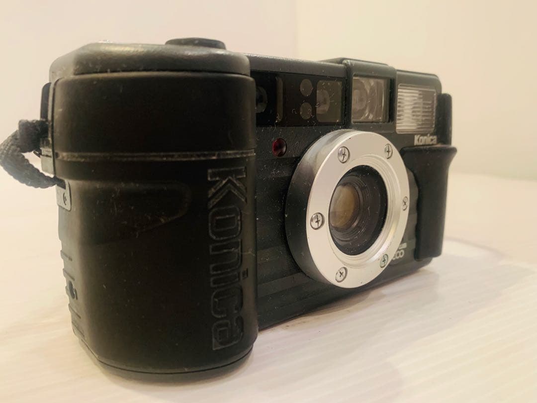【動作品】フィルムカメラ Konica 現場監督 LENS 28 WB ECO