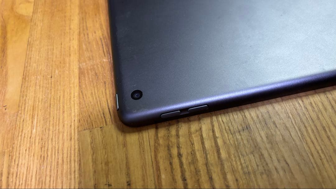 Apple iPad（第9世代 - 2021年製）本体のみ （画面に傷あり）