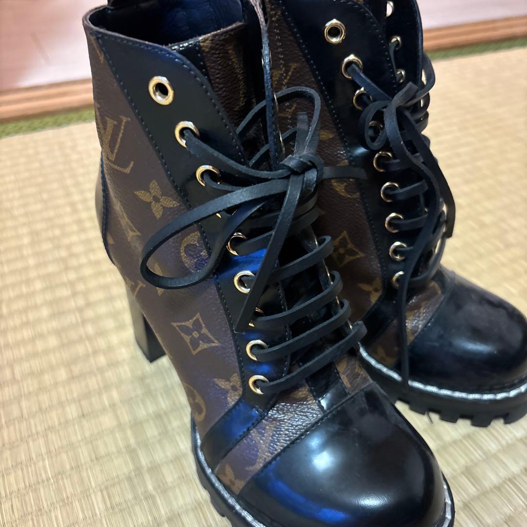 Naa66Louis Vuitton レースアップブーツ ブラウン/