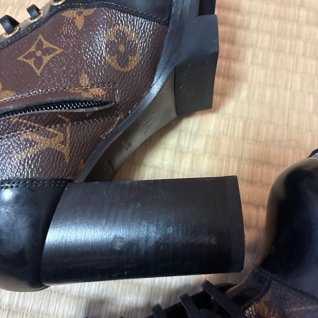 Naa66Louis Vuitton レースアップブーツ ブラウン/