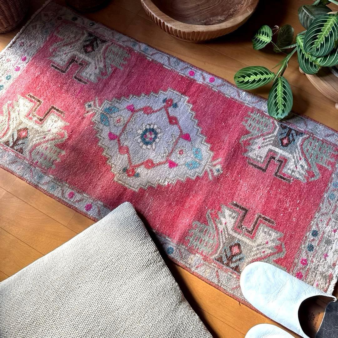 46.5×91 コーラルピンク　メダリオン　王道　トルコヴィンテージラグ