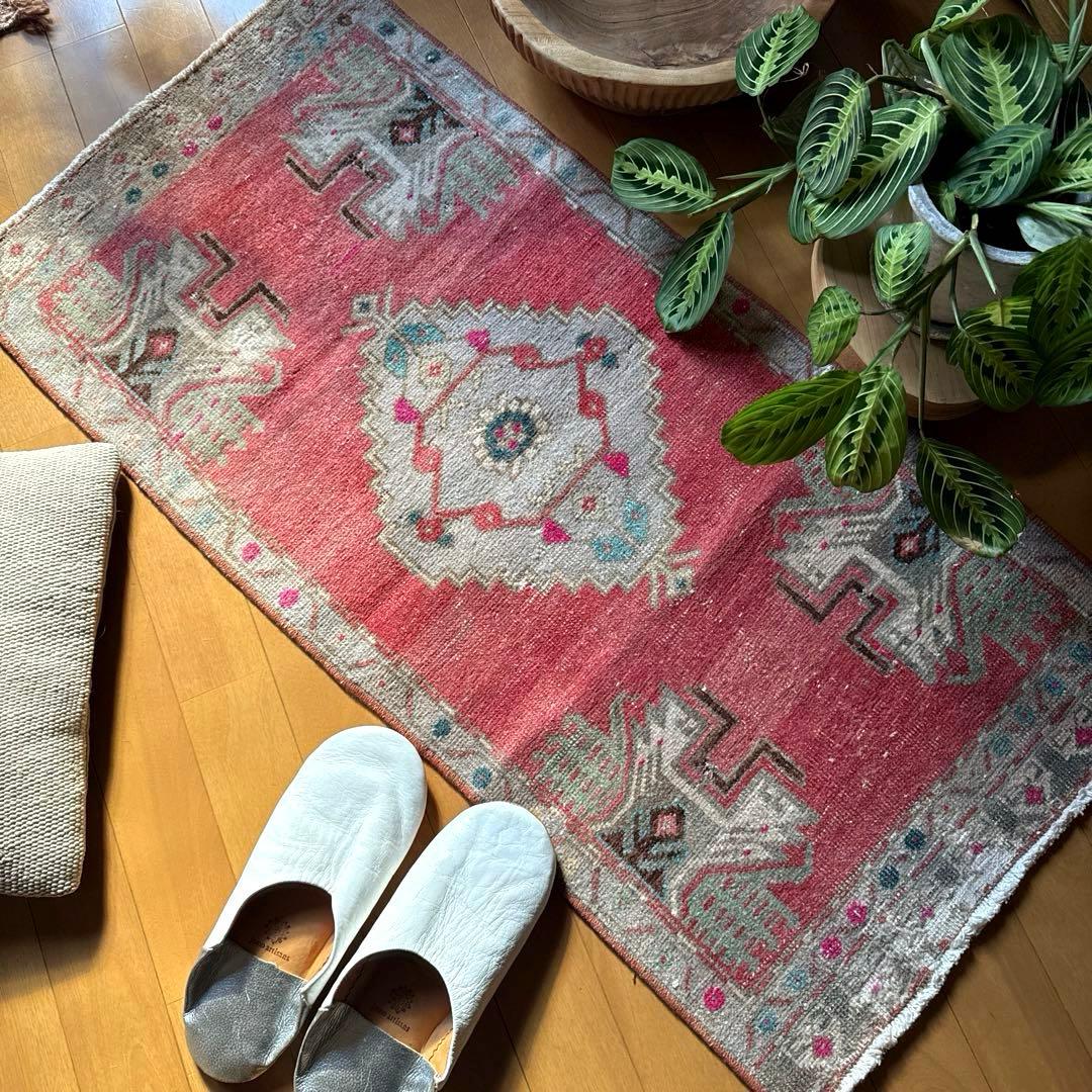 46.5×91 コーラルピンク　メダリオン　王道　トルコヴィンテージラグ