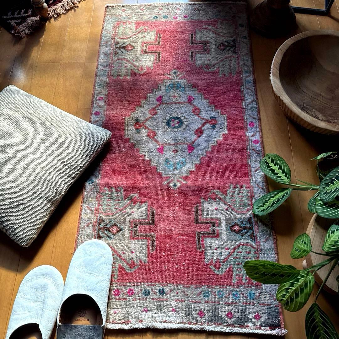 46.5×91 コーラルピンク　メダリオン　王道　トルコヴィンテージラグ