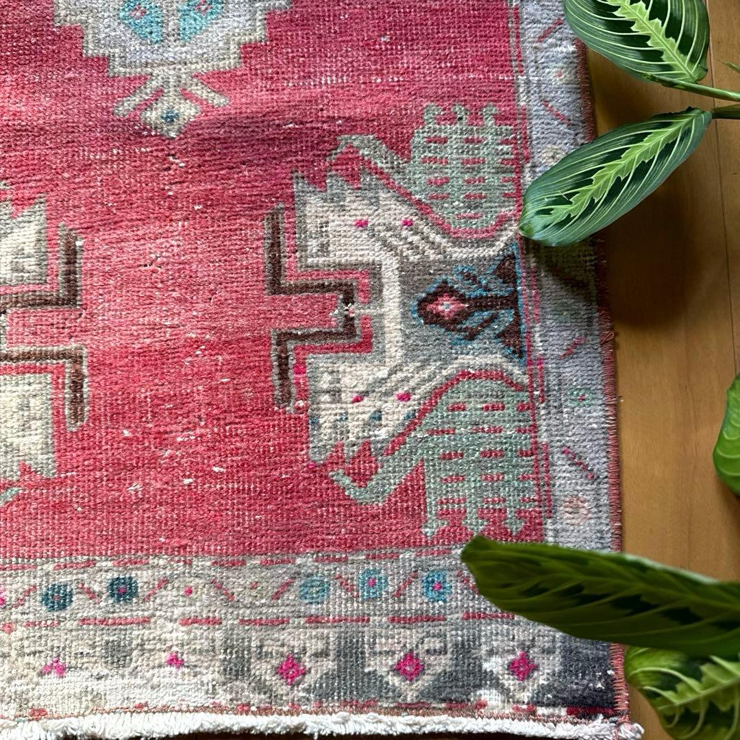 46.5×91 コーラルピンク　メダリオン　王道　トルコヴィンテージラグ