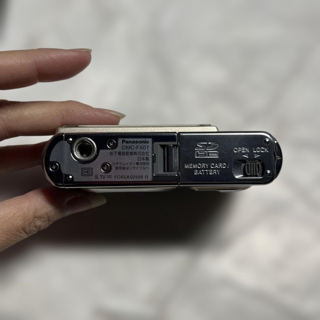動作確認済　LUMIX デジタルカメラ　Panasonic DMC-FX07