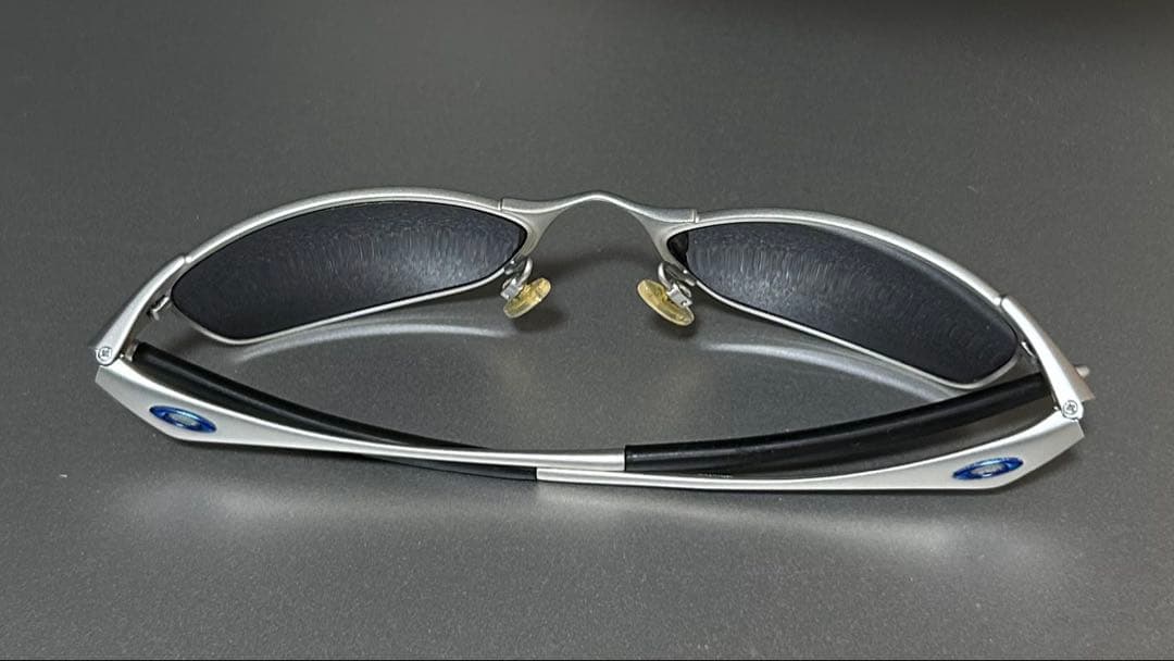 小物 oakley wiretap