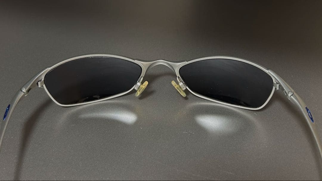 小物 oakley wiretap