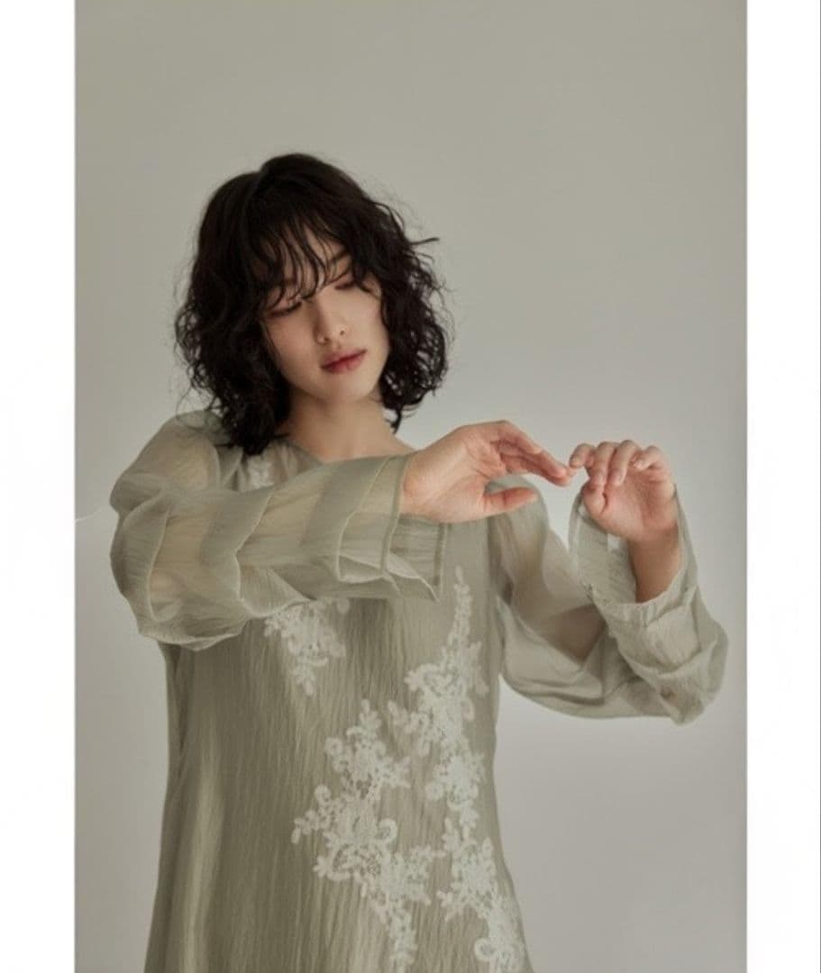 訳あり niana ニアナ ドリードール シアーAラインワンピース M 結婚式