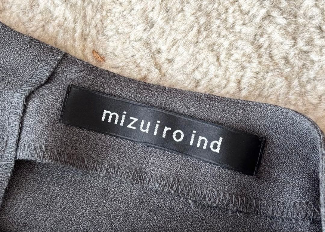 ミズイロインド　コクーンワンピース　アシンメトリー　変形　バックボタン　グレー