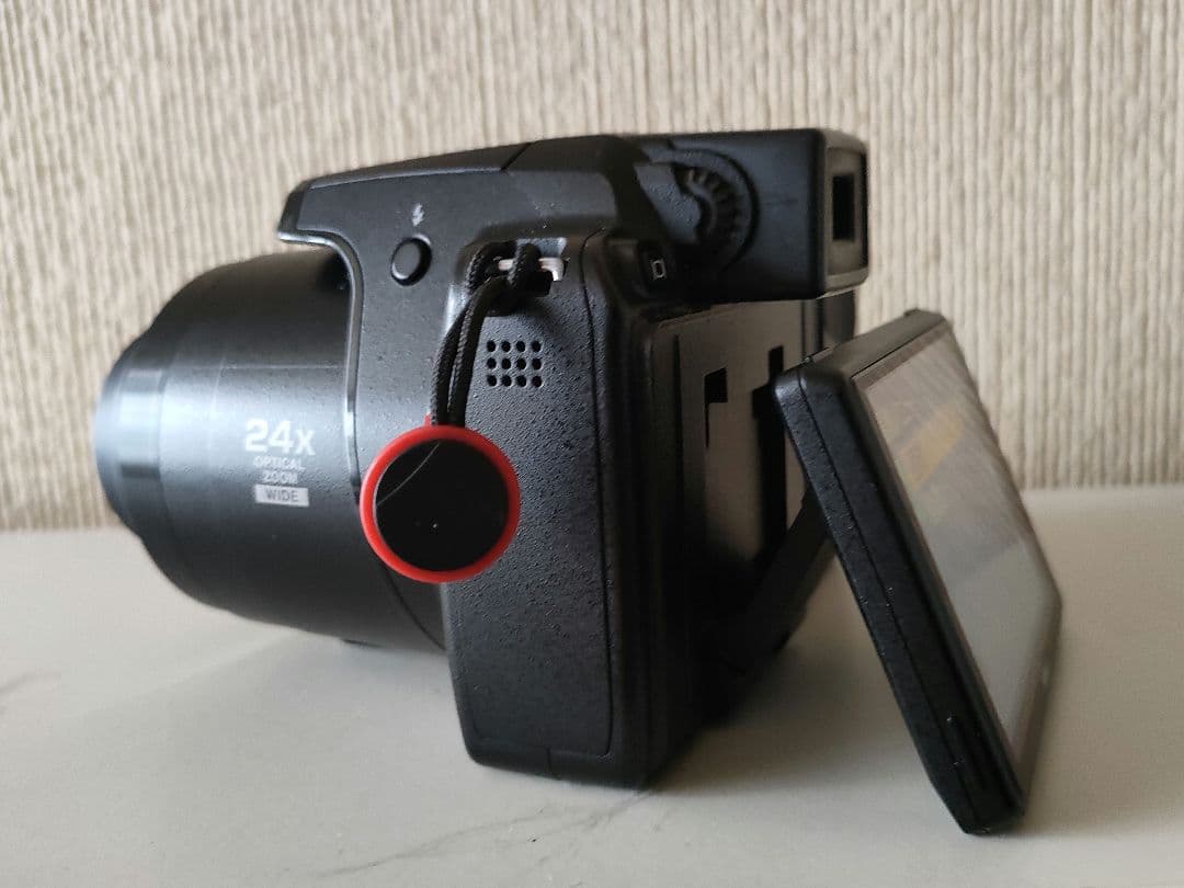 NIKONデジタルカメラ ネオ一眼カメラです