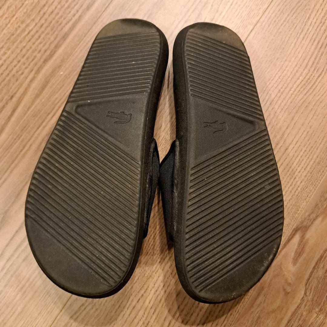 Lacoste ブラック スライドサンダル