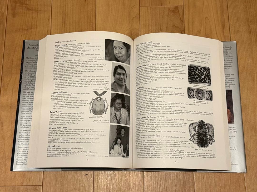 アート・デザイン・音楽 AMERICAN INDIAN JEWELRY 1,200 Artist Bio