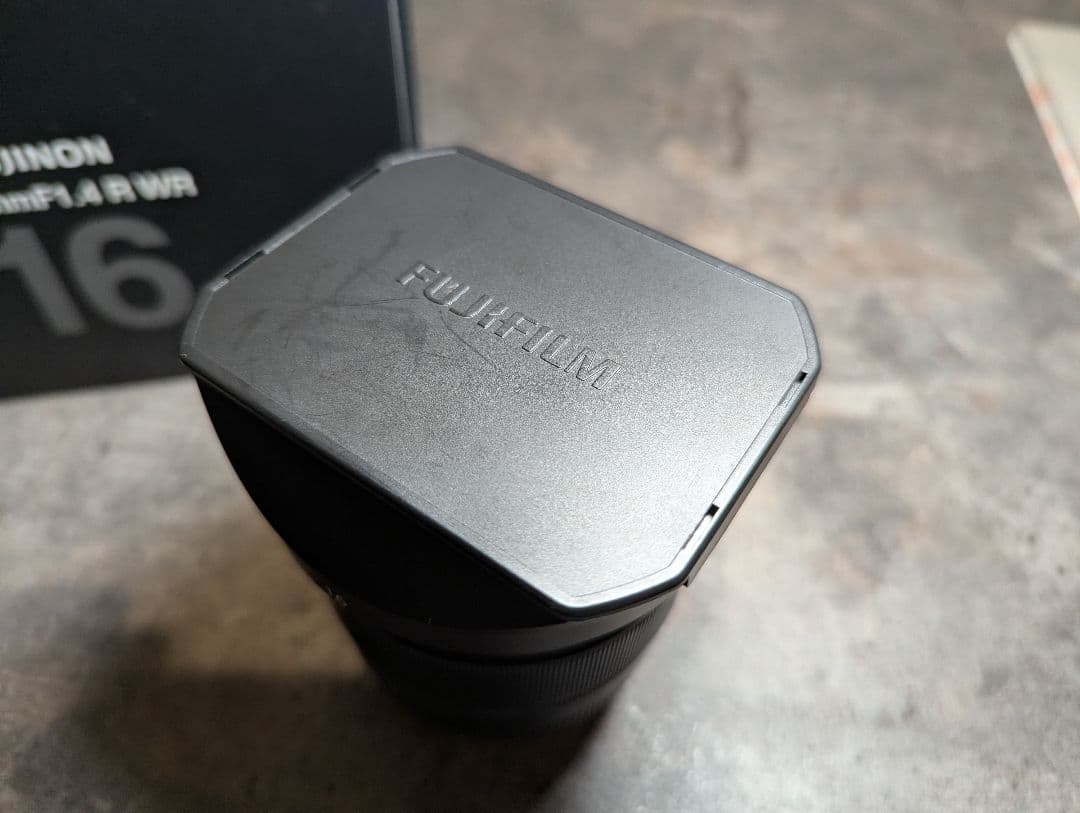 XF16mmF1.4 R WR レンズ(純正金属角フード付き)