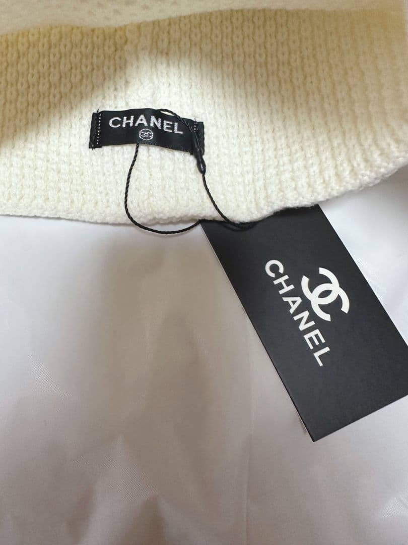 CHANEL ホワイトニット帽 ロゴ入りノベルティ新品