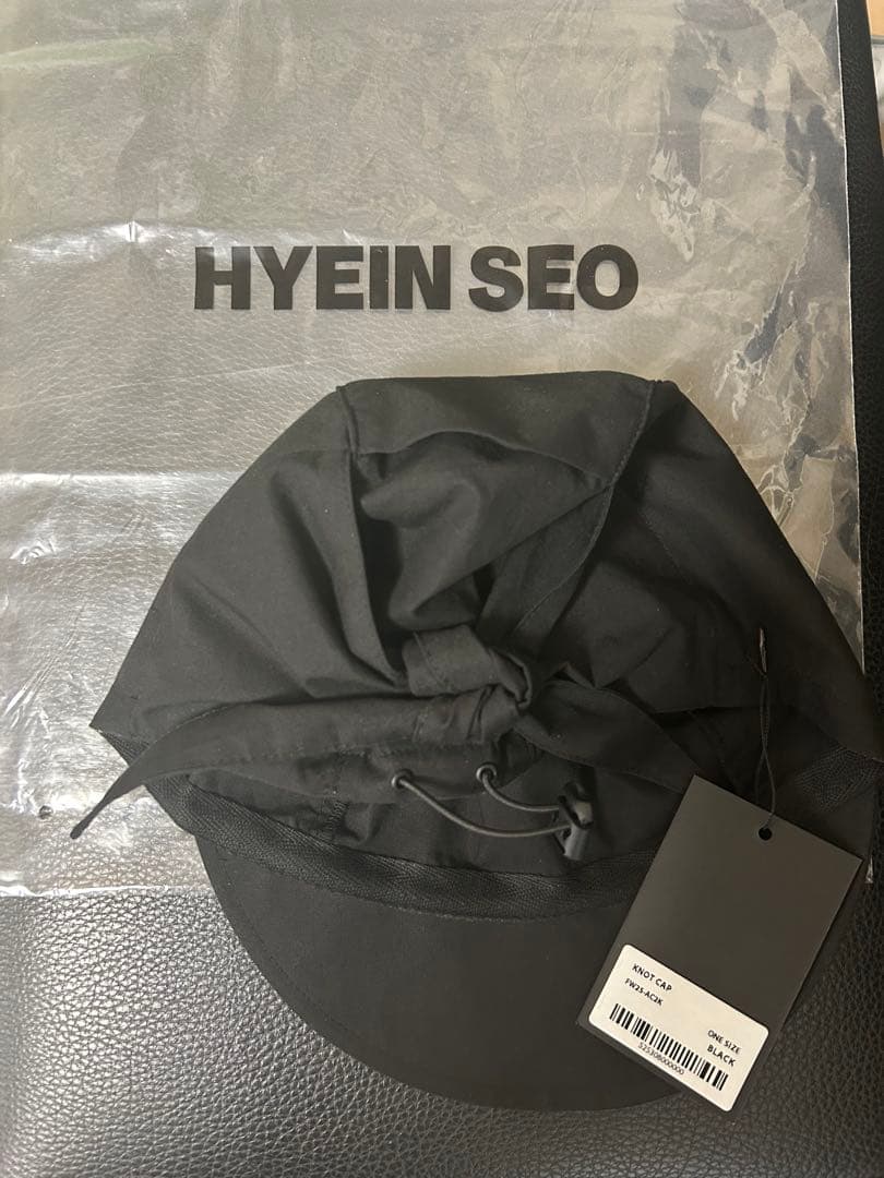HYEIN SEO ヘインソ Knot Cap