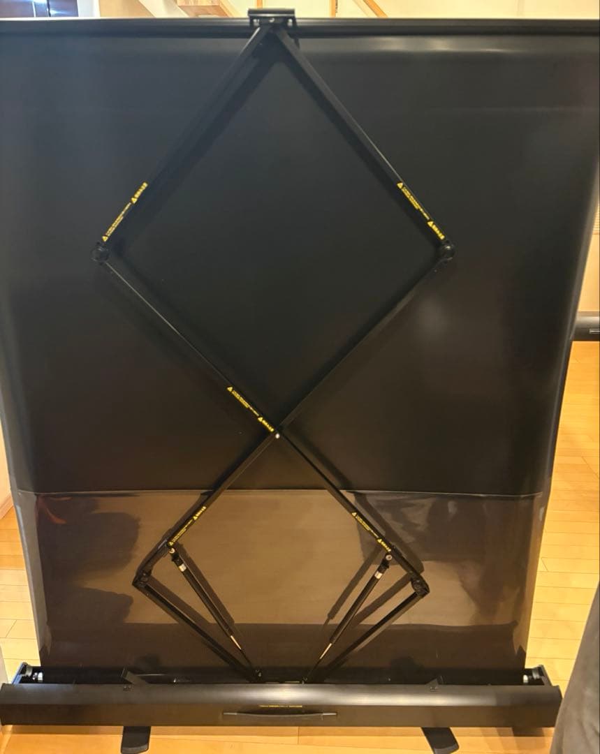 【美品】プロジェクタースクリーン 自立式 60インチ IZUMI-COSMO