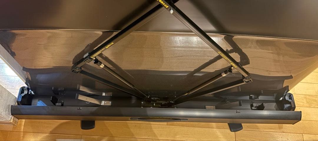 【美品】プロジェクタースクリーン 自立式 60インチ IZUMI-COSMO