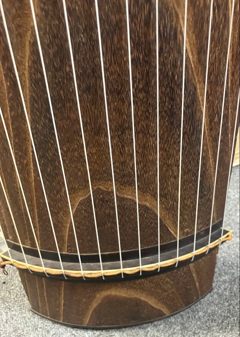 値引き！しました 小型の13弦お琴 ￼龍頭から龍尾迄163cm位 琴柱他一式付き