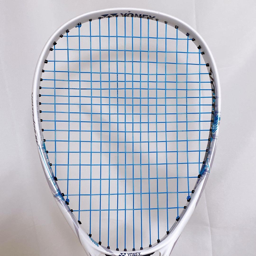 美品　YONEX ヨネックス　VOLTRAGE5V ボルトレイジ5V ホワイト