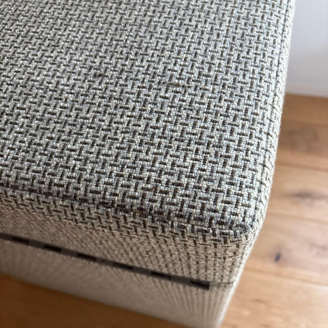 専用です！取置中。ベージュグリーン系の布製四角スツール