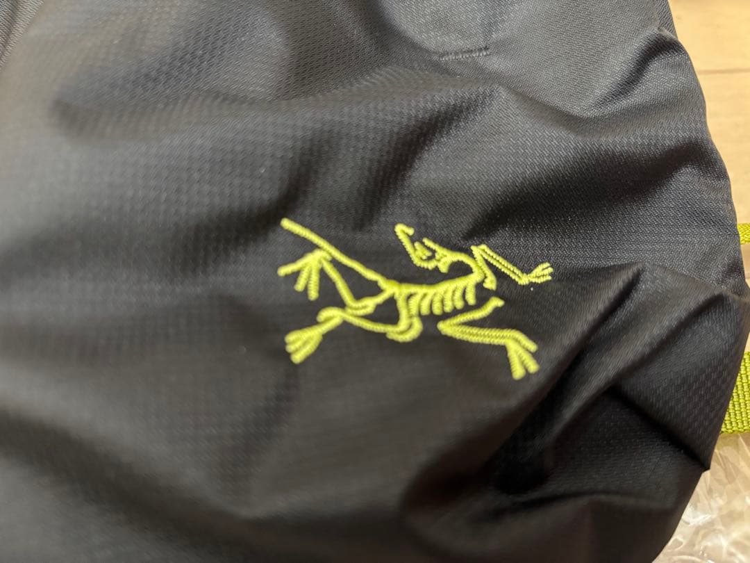 【新品】Arc'teryx ヒリアド6 クロスボディバッグ