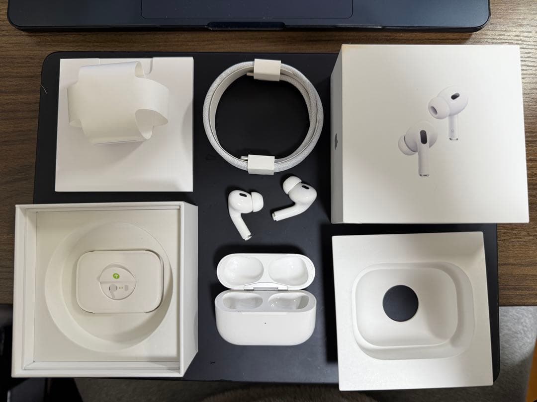 [美品]AirPods Pro 第2世代[充電ケーブル未使用]
