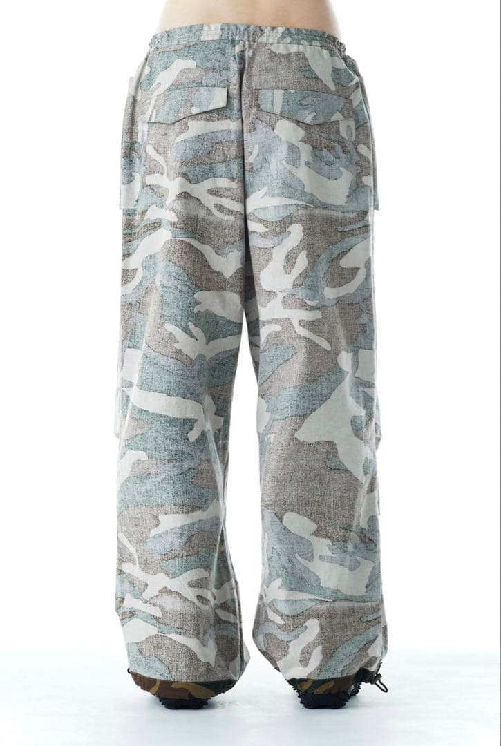 GADID ANONIEM カーゴパンツ レイチェル着用